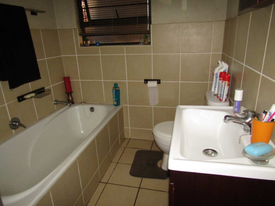 2 Bedroom Property for Sale in Ravenswood Gauteng