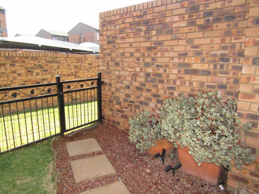 2 Bedroom Property for Sale in Ravenswood Gauteng