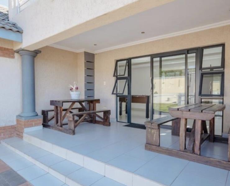 6 Bedroom Property for Sale in Rietvlei Heights Country Estate Gauteng