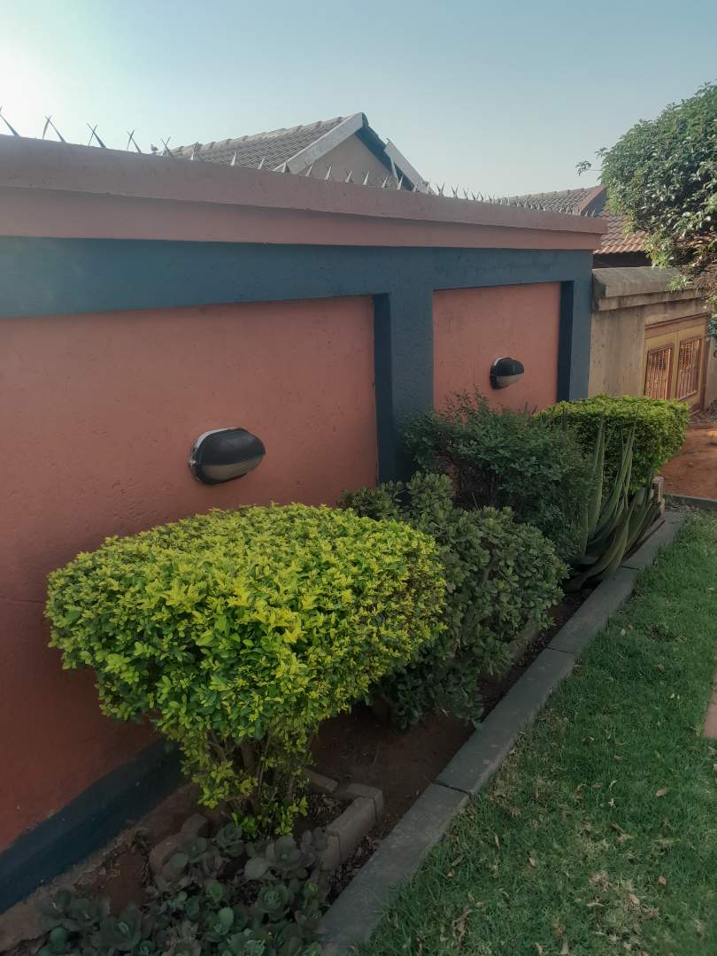 2 Bedroom Property for Sale in Mamelodi Gauteng