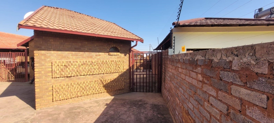 2 Bedroom Property for Sale in Soshanguve WW Gauteng