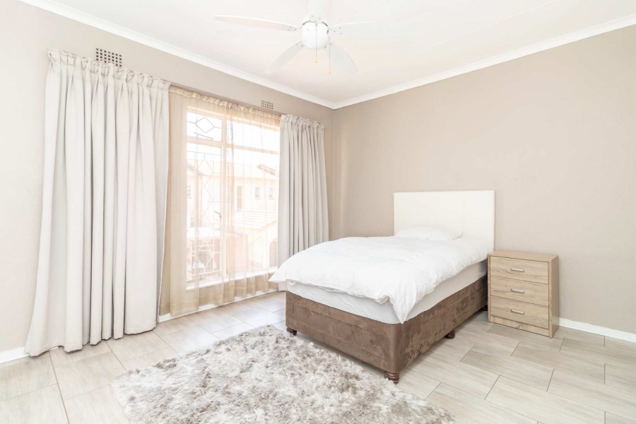 2 Bedroom Property for Sale in Ontdekkerspark Gauteng