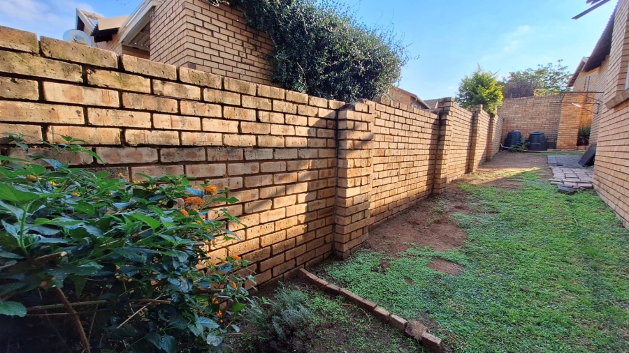 2 Bedroom Property for Sale in Olivedale Gauteng