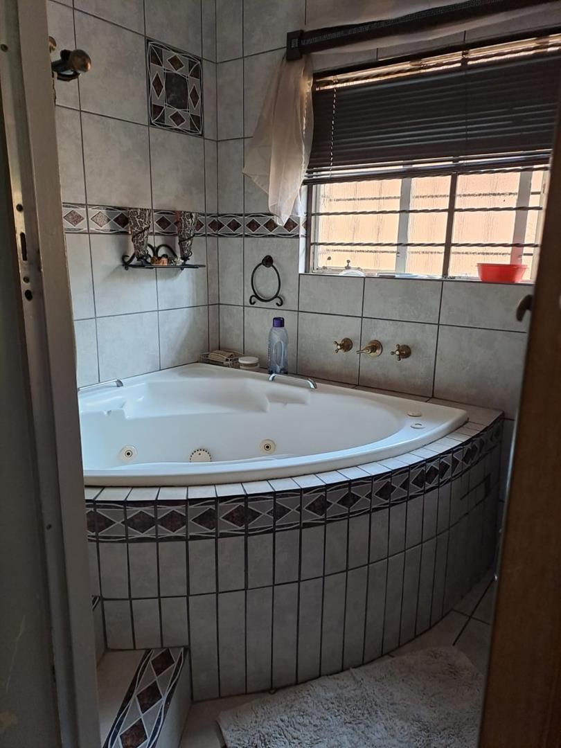 To Let 4 Bedroom Property for Rent in Modder East Gauteng