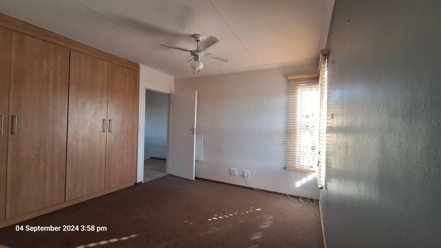 To Let 4 Bedroom Property for Rent in Pomona Gauteng