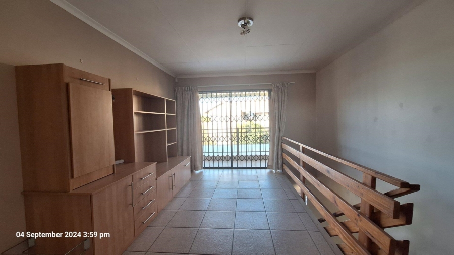 To Let 4 Bedroom Property for Rent in Pomona Gauteng