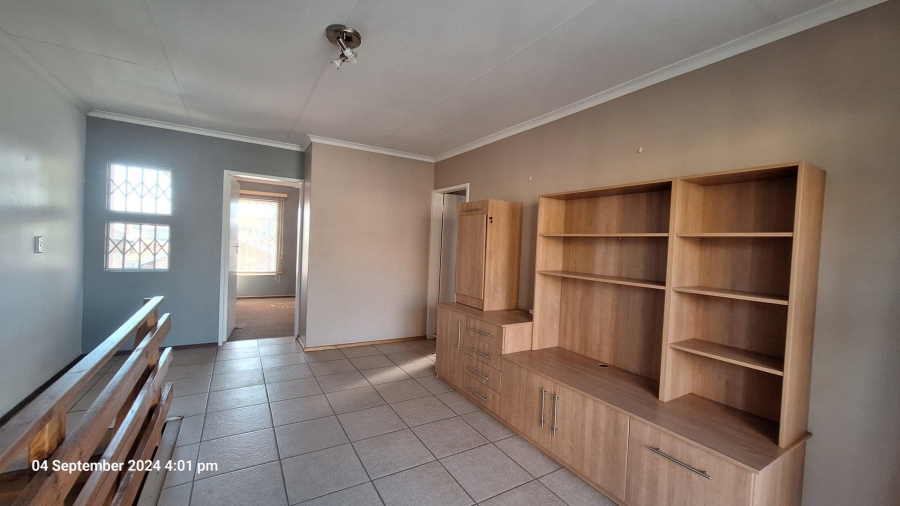 To Let 4 Bedroom Property for Rent in Pomona Gauteng