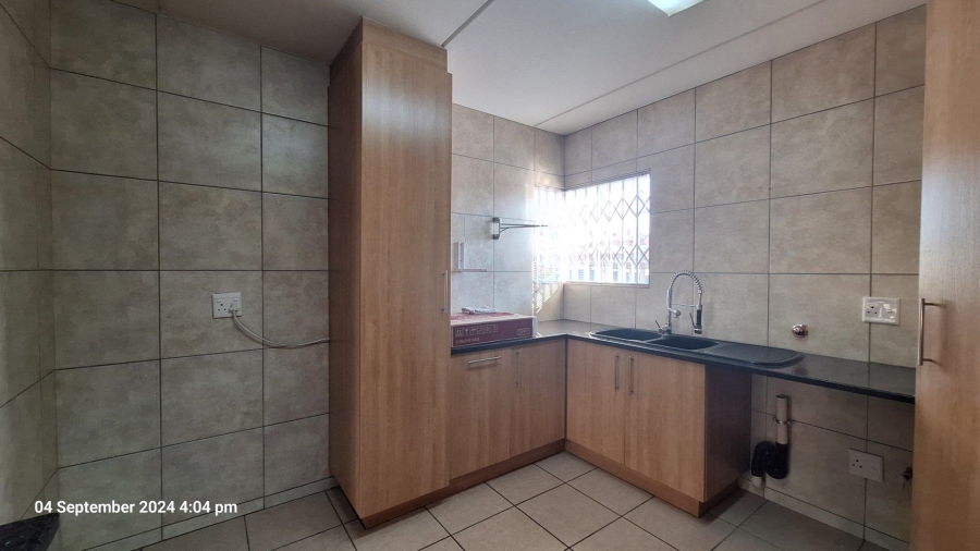 To Let 4 Bedroom Property for Rent in Pomona Gauteng