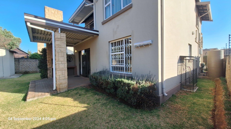 To Let 4 Bedroom Property for Rent in Pomona Gauteng