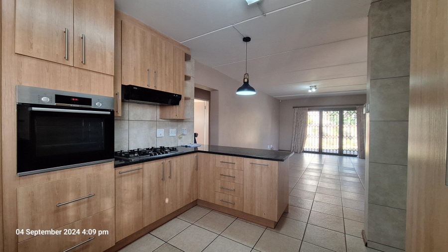 To Let 4 Bedroom Property for Rent in Pomona Gauteng