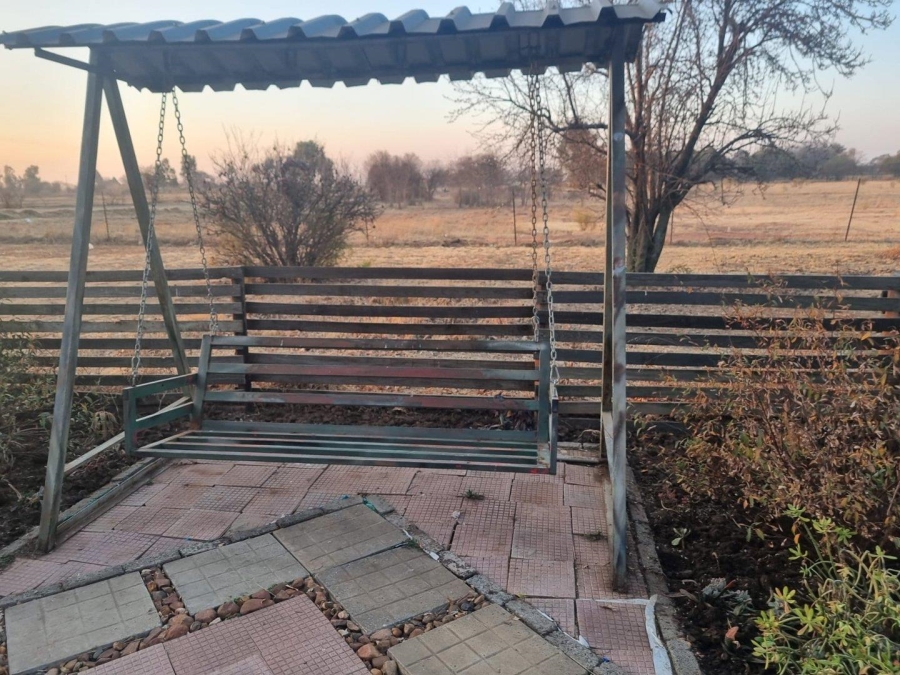 To Let 4 Bedroom Property for Rent in Mullerstuine Gauteng