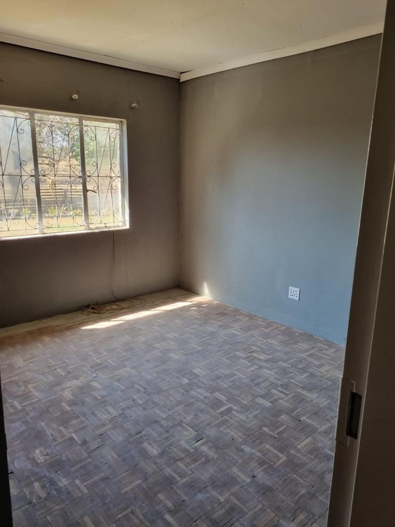 To Let 4 Bedroom Property for Rent in Mullerstuine Gauteng