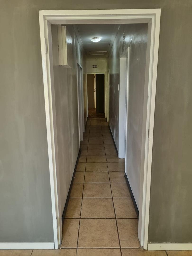 To Let 4 Bedroom Property for Rent in Mullerstuine Gauteng