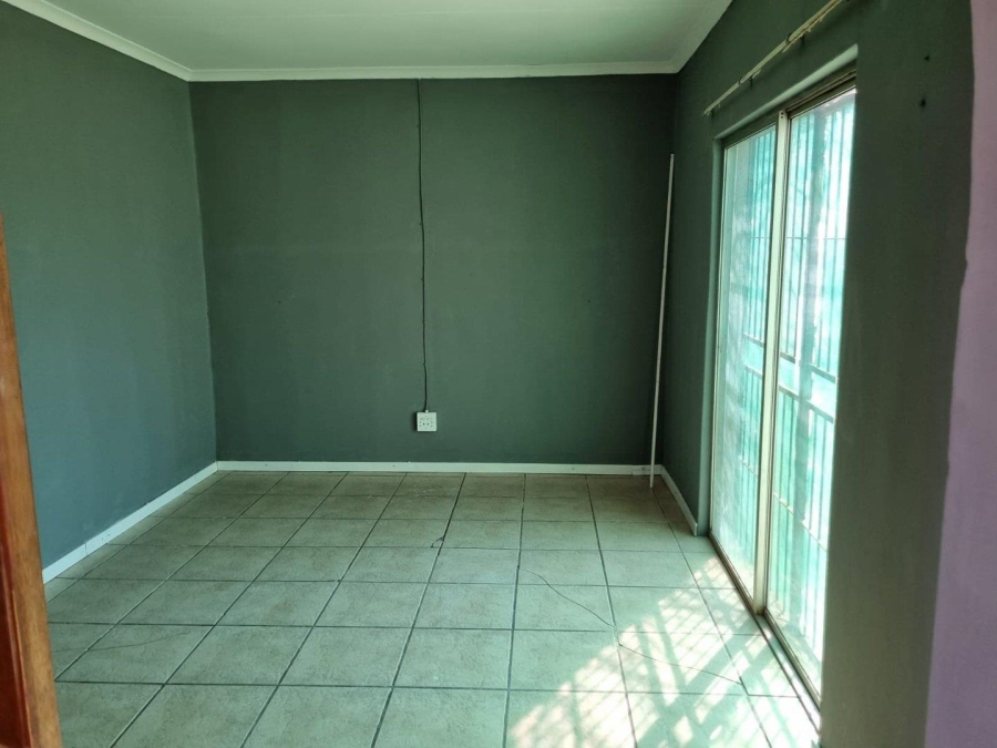 To Let 4 Bedroom Property for Rent in Mullerstuine Gauteng