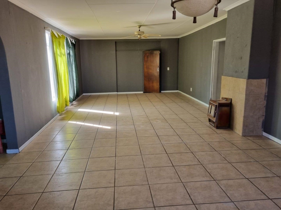 To Let 4 Bedroom Property for Rent in Mullerstuine Gauteng