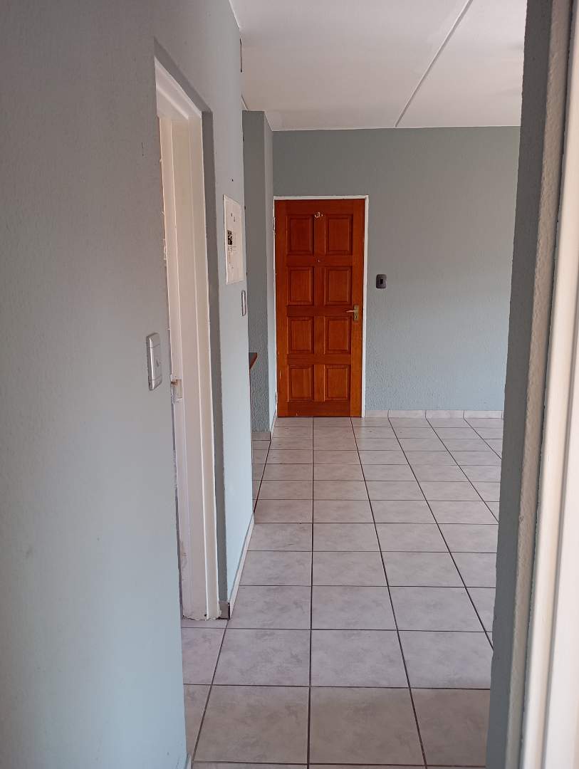 2 Bedroom Property for Sale in Linmeyer Gauteng