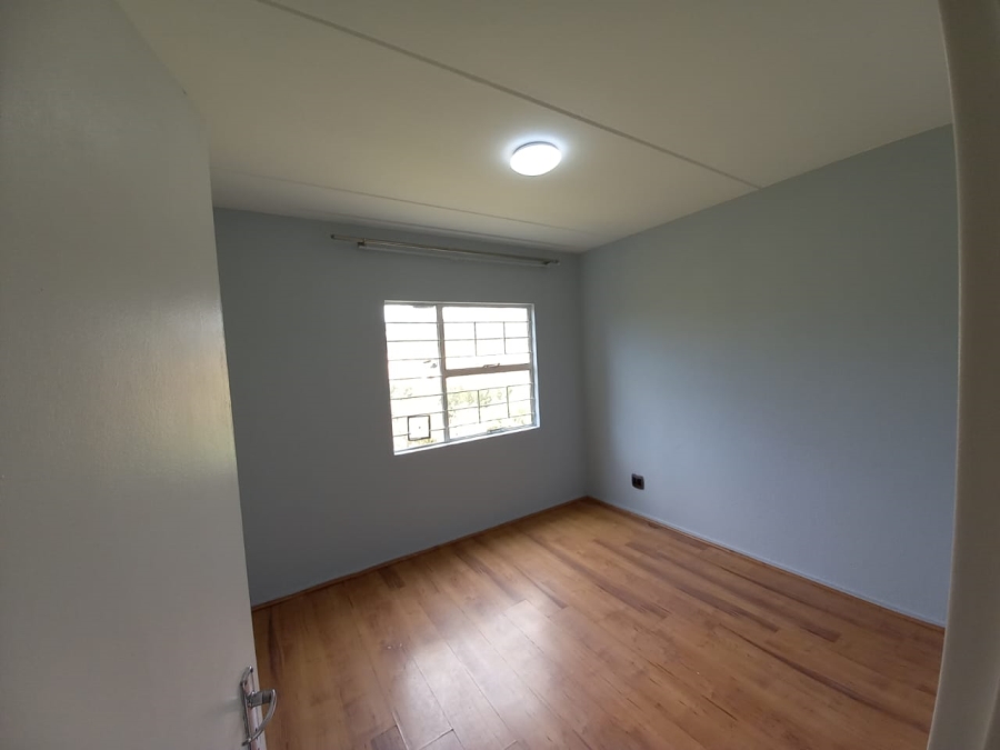 2 Bedroom Property for Sale in Linmeyer Gauteng