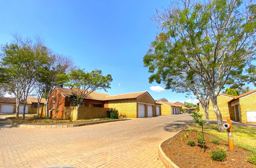 3 Bedroom Property for Sale in Equestria Gauteng