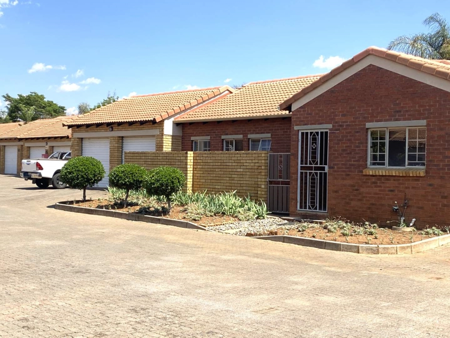 3 Bedroom Property for Sale in Equestria Gauteng