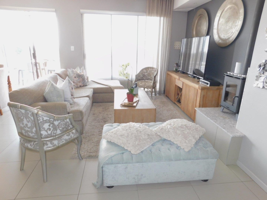 2 Bedroom Property for Sale in Bryanston Gauteng