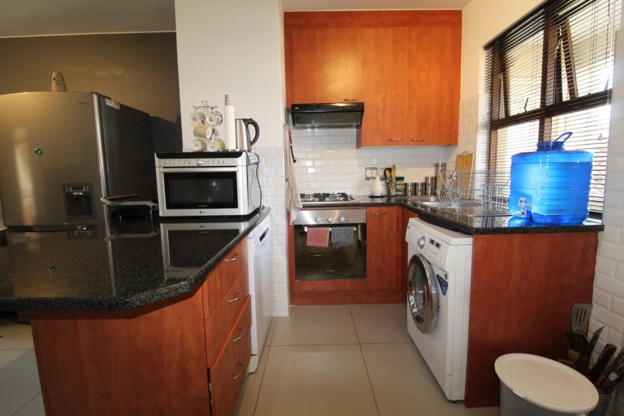 1 Bedroom Property for Sale in Bryanston Gauteng