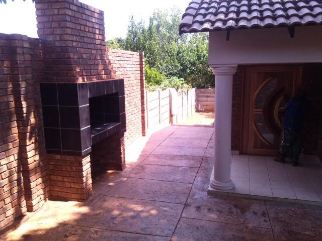 3 Bedroom Property for Sale in Mountain View Gauteng