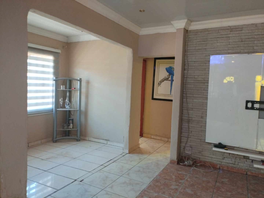 To Let 2 Bedroom Property for Rent in Mahube Valley Gauteng