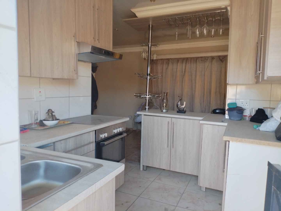 To Let 2 Bedroom Property for Rent in Mahube Valley Gauteng