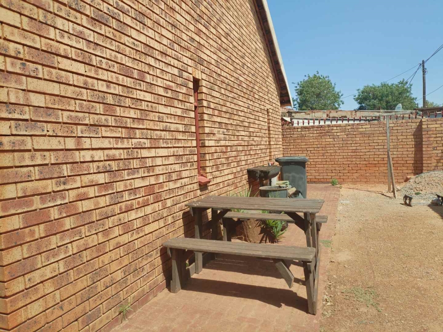 To Let 2 Bedroom Property for Rent in Mahube Valley Gauteng