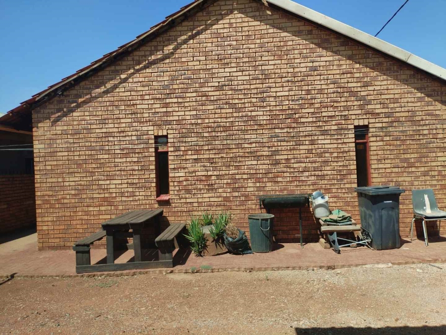 To Let 2 Bedroom Property for Rent in Mahube Valley Gauteng