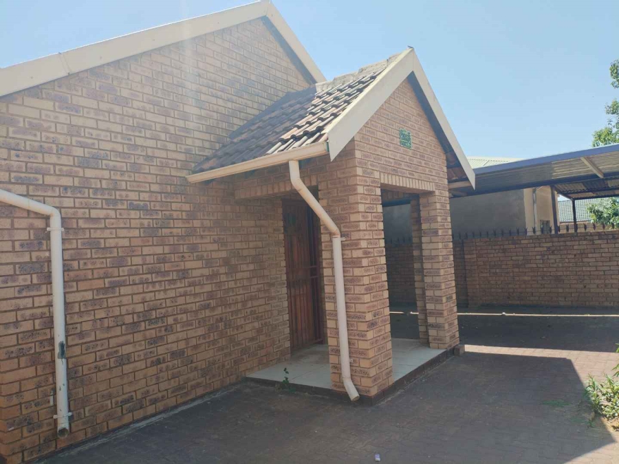 To Let 2 Bedroom Property for Rent in Mahube Valley Gauteng