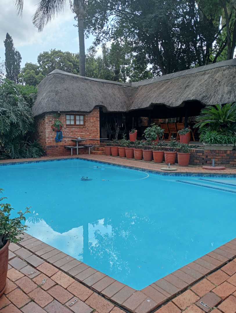 5 Bedroom Property for Sale in La Montagne Gauteng