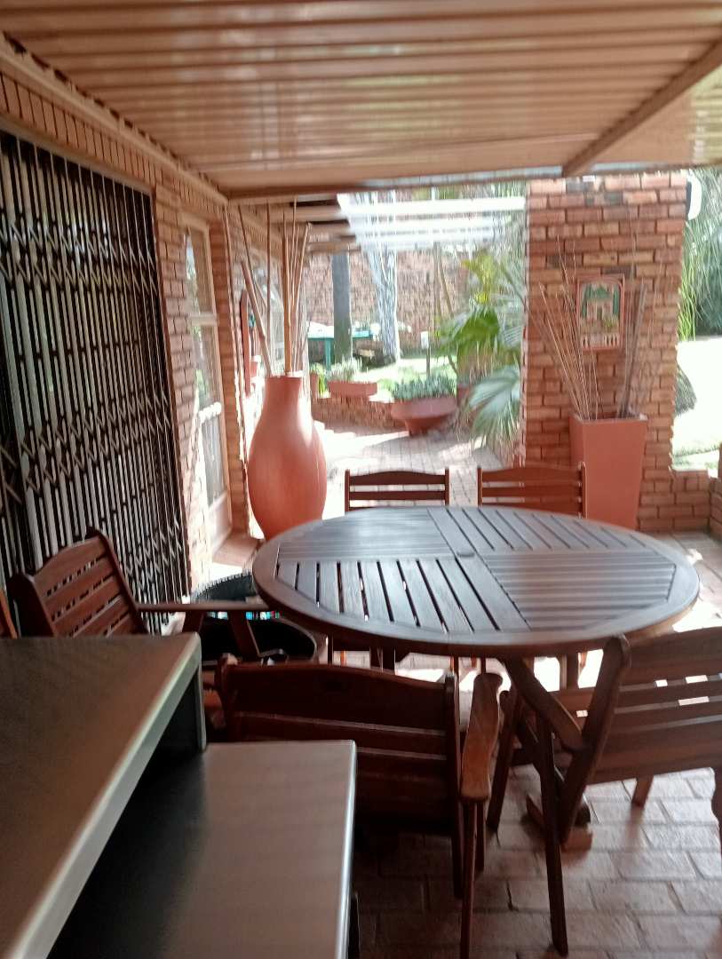 5 Bedroom Property for Sale in La Montagne Gauteng