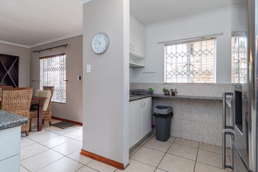 3 Bedroom Property for Sale in Wilgeheuwel Gauteng