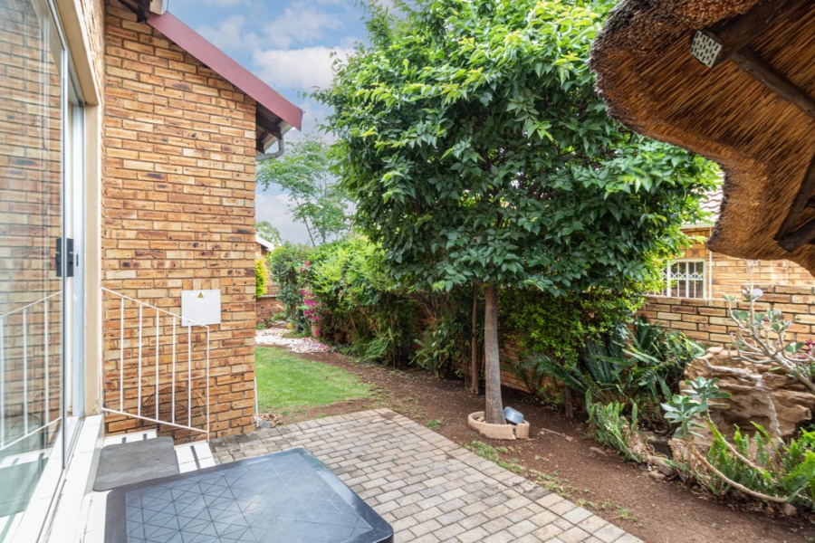 3 Bedroom Property for Sale in Wilgeheuwel Gauteng