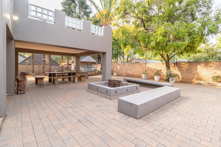 3 Bedroom Property for Sale in Wilgeheuwel Gauteng