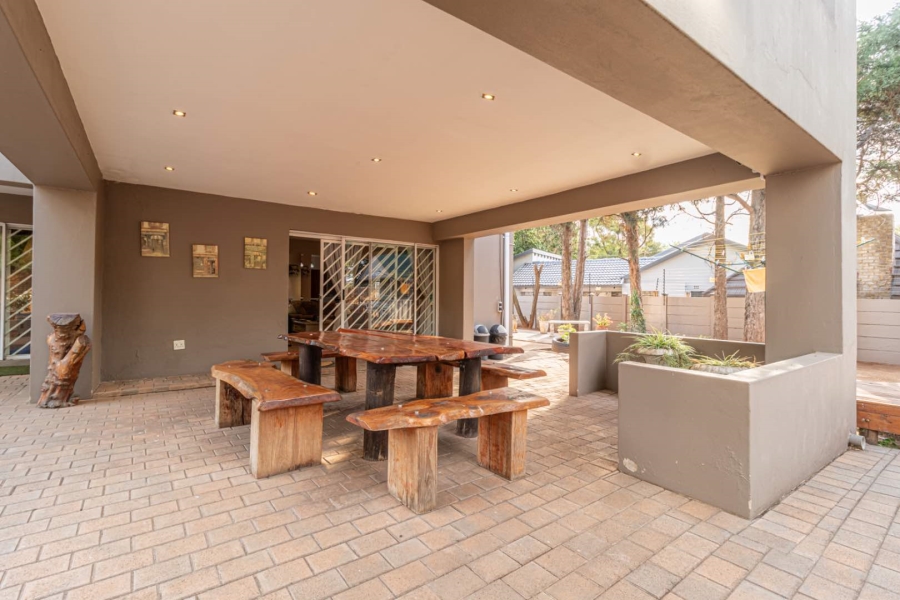 3 Bedroom Property for Sale in Wilgeheuwel Gauteng