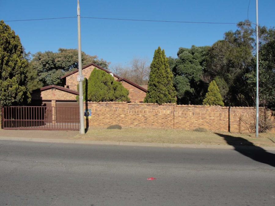 3 Bedroom Property for Sale in Birch Acres Gauteng