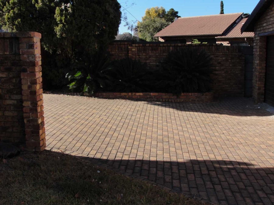 3 Bedroom Property for Sale in Birch Acres Gauteng