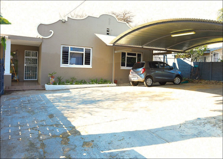 7 Bedroom Property for Sale in Villieria Gauteng