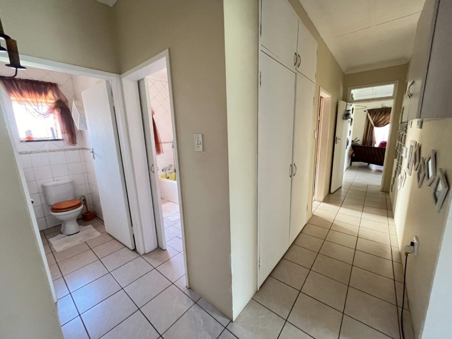 4 Bedroom Property for Sale in Greenhills Gauteng