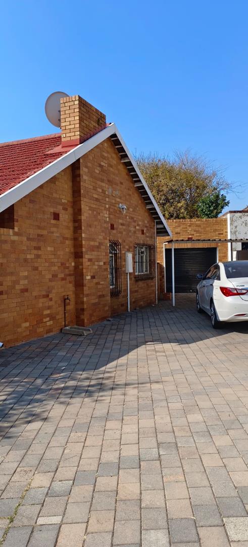 0 Bedroom Property for Sale in Robertsham Gauteng