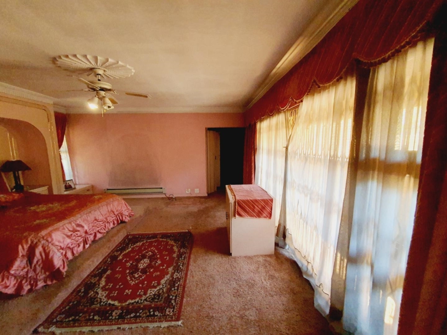 6 Bedroom Property for Sale in Marlboro Gardens Gauteng