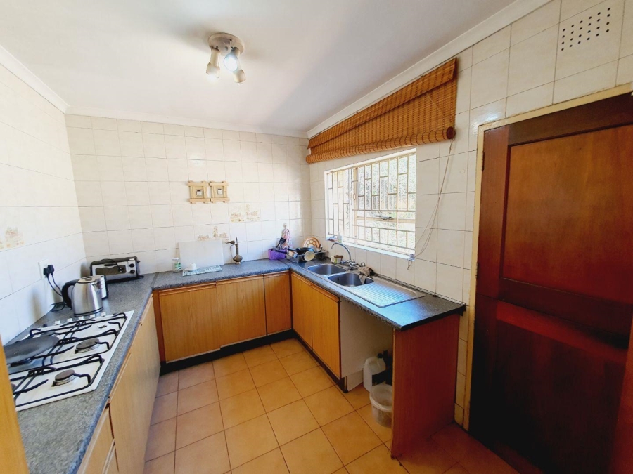 6 Bedroom Property for Sale in Marlboro Gardens Gauteng