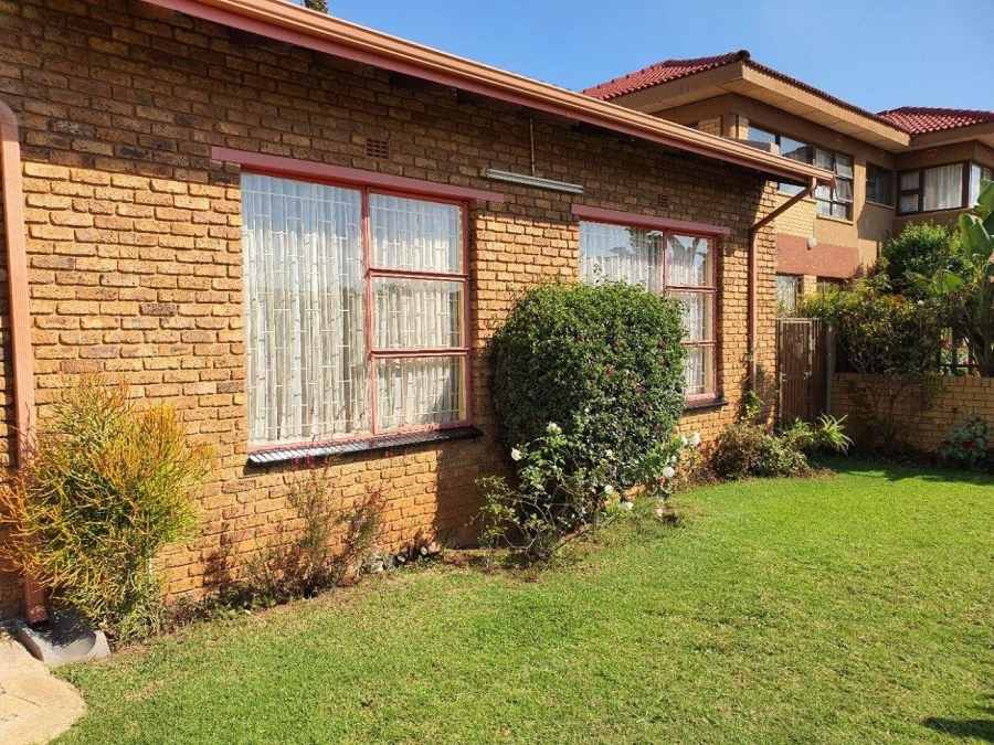 3 Bedroom Property for Sale in Lenasia South Gauteng