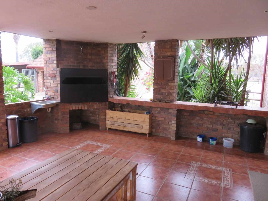 4 Bedroom Property for Sale in Welgedacht Gauteng