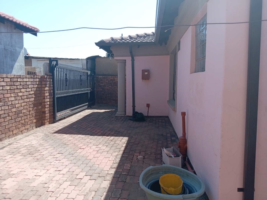 3 Bedroom Property for Sale in Mamelodi East Gauteng