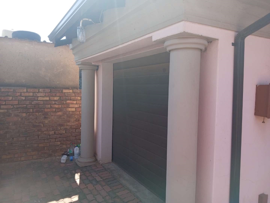 3 Bedroom Property for Sale in Mamelodi East Gauteng