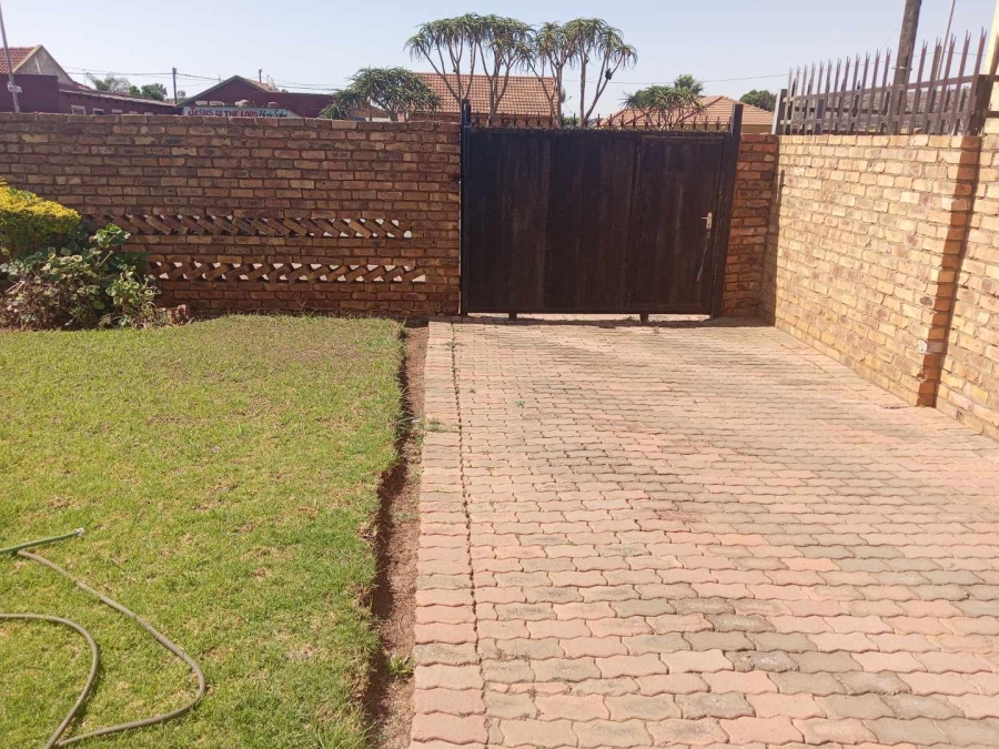 3 Bedroom Property for Sale in Mamelodi East Gauteng