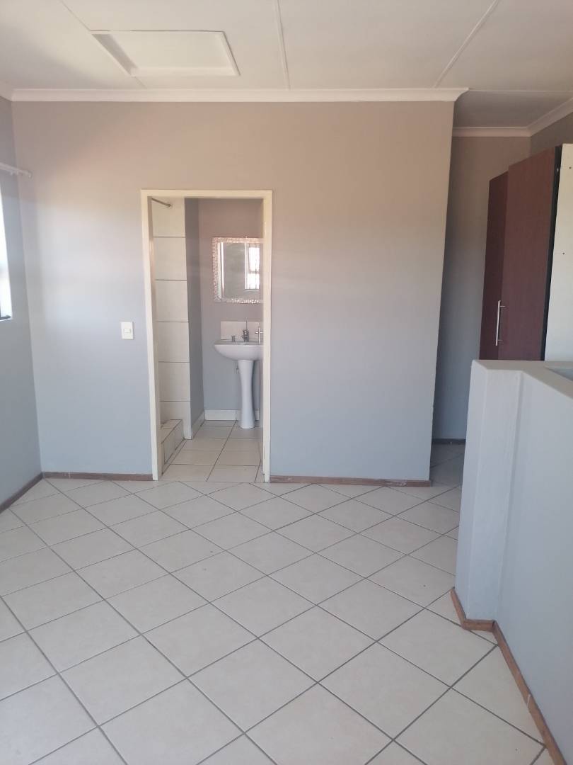 To Let 2 Bedroom Property for Rent in Sharon Park Gauteng